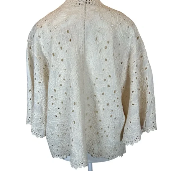 Democracy NWT Cream Lace Blouse - Picture 5 of 9